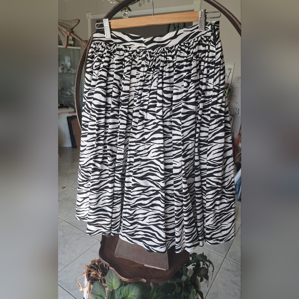 deadly dames nwt zebra skirt